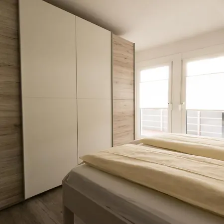 Appartement Ferienhus 9 *